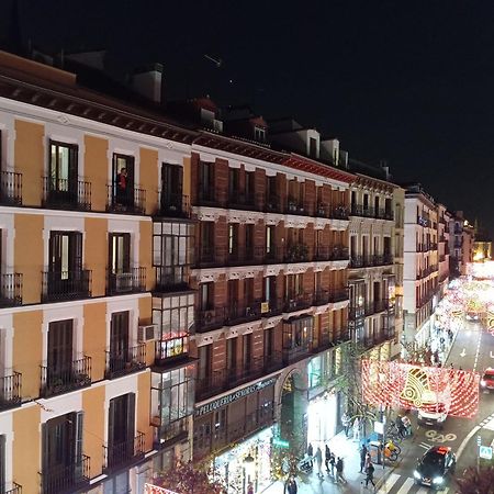 B&B Eco Cubes Madrid Bagian luar foto